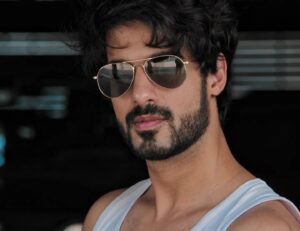 Abrar Qazi Instagram - Make everyday a little less ordinary...!

#yehhaichahatein #onlocationshoot #shades #contrastphotography #potrait #candid 

Credits: @shailesh6916