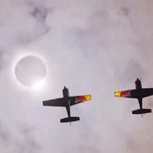Adal Ramones Instagram - La toma más impresionante! #eclipse