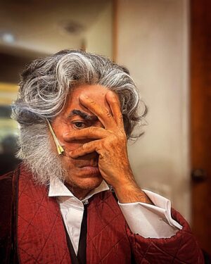 Adal Ramones Instagram - Una parte del impenetrable rostro de quien nada quiere con La Navidad. SCROOGE 

PRÓXIMAMENTE: 
UN CUENTO DE NAVIDAD 
Basado en el cuento de 
Charles Dickens 

MÚSICA:
ALAN MENKEN
LETRAS:
LYNN AHRENS
LIBRETO:
MIKE OCKRENT
LYNN AHRENS

Puebla: 02 diciembre @ccubuap 
Guadalajara 05 Dic. @teatrogalerias 
CDMX: 08 Dic. Teatro San Rafael 
Monterrey: 15 y 16 Dic. @auditoriopabellonm 

Todo el resto de diciembre: CDMX 
Teatro San Rafael 

Tickets 4 ciudades:
uncuentodenavidad.com 

Dir. y Coreografía 
@ocproducciones_ 
Y @ale_ballina