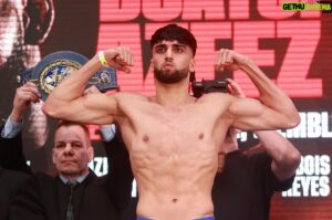 Adam Azim Instagram - All weighed in, Allhumdillah feeling strong 💪 It’s my time….. 😡

-

-

-

#inshallah #adamazim