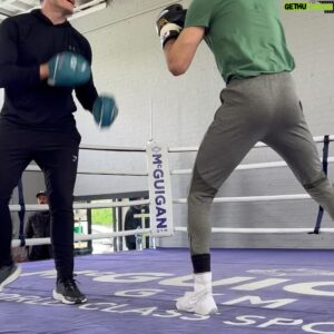 Adam Azim Instagram - Getting closer to fight night, few more weeks of graft!⏳🥊

-

#inshallah #speed