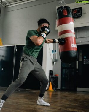Adam Azim Instagram - Getting closer to fight night, few more weeks of graft!⏳🥊

-

#inshallah #speed