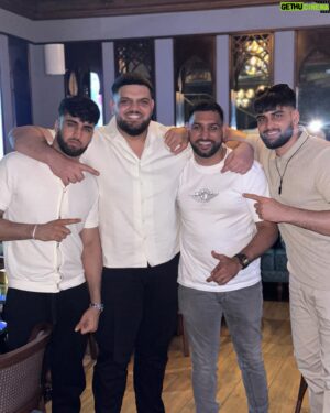 Adam Azim Instagram - Living in the moment 🇦🇪

-

-

-

📸: @ovoali_