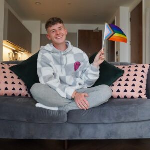 Adam Beales Instagram - Happy Pride Month! 🏳️‍🌈✨

Almost a year since I told my truth! And it’s been the BEST year of my life!! ♥️ 

You deserve to be happy…

Love you all x