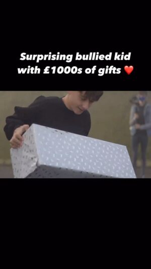 Adam Beales Instagram - No one should get bullied for doing what they love! ❤️

I decided to surprise Stewart when I learned that he was getting bullied at school for doing the same thing as me - YouTube videos! 📸🎥

So, I decided to step up his YouTube game with £1000s of new tech! 💻🙏

Keep doing what you love! Let no one tell you otherwise! 👀

#reels #surprise #gift #surprisegift #bully #bullying #emotional #money #dreams #success #motivation #grind