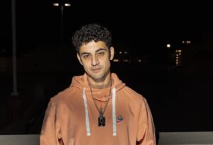 Adam El Sharkawy Instagram - Rooftop the other night reflecting on my life. It’s amazing. I’m really enjoying it. I hope you’re enjoying yours too ✌️heading back out to Egypt soon 🙏

#egypt #egyptian #losangeles