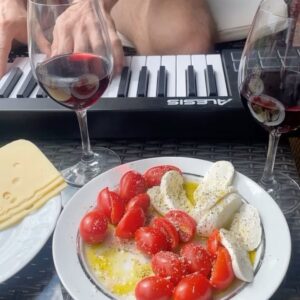 Adam Mišík Instagram - 🇮🇹 Italy Dump 🍝 
1) Backstreet boys
2) Arrabbiata by me 👨🏼‍🍳
3) kýč 
4) vaření summer hits 
5) Šípková Růženka 
6) Views 
7) carb overdose 
8) Lunetic