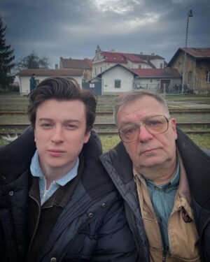 Adam Mišík Instagram - Metoda Markovič dump 🚓

PS: Bude další série, těšíte se? 🤫