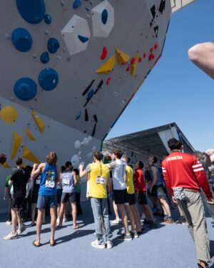 Adam Ondra Instagram - Safely through qualification 👊 into the semis here in Shanghai 🇨🇳 Definitely felt some pressure today in lead, and I controlled everything way too much, which resulted in an earlier fall than I expected, but tomorrow it is another day and another round 🤜🤛

Check out the interim results 👉 the link is in BIO or in stories.

CZ: 

Celkem bezpečný postup 👊 z kvalifikace do semifinále v rámci olympijské kvalifikace v Šanghaji 🇨🇳 Rozhodně jsem dnes cítil nějaký tlak během lezení s lanem a vše jsem až příliš kontroloval, což mělo za následek dřívější pád, než jsem čekal, ale zítra je další den a další kolo 🤜🤛

Podívejte se na průběžné výsledky 👉 odkaz je v BIO profilu nebo ve stories. 

📸 Photos by @kazushigenakajima / @ifsclimbing 

#sportclimbing 
@olympcsmv @horosvaz.cz
