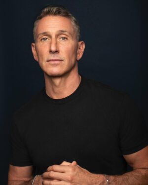 Adam Shankman Instagram - Thanks @lukefontana for such a fun shoot and being such a great guy. You know I hate getting my pic taken, and you made it a truly lovely hang. You’re the bestest. ❤️
📸 @lukefontana