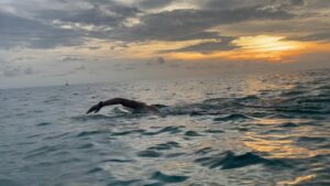 Adam Walker Instagram - The BEST WAY to BREATHE 🏊‍♂️
If you are balanced in the stroke it doesn’t matter which side you breathe with the Ocean Walker Technique as there is no big head lift.

Here I’m showing breathing every 2 strokes to the left. My last video I was breathing every 2 to the right. The benefit of breathing every two strokes is i’m never gasping for a breath and as I’m low with my head with high hips my speed remains the same with or without breathing. I can switch either side when I choose and allow my hips to help me rotate on to the breath. It makes breathing effortless with no soreness in the neck. All you need to do is learn it 🏊‍♂️👍

Subscribe Now!!! Ocean Walker Vimeo online coaching is proving to be so effective for those who follow my videos. You can take seconds off your time. A swimmer just told me he took 30 secs off per 100 metres just by following the videos. It’s £12 a month and you can cancel any time.

20th May - 5 day Turkey Swim Camp 
26th June - 1 day Delhi India masterclass 

Checkout oceanwalkeruk.com

#oceanwalkertechnique #swimming #swimbetter #oceanswimming #triswimcoaching #tri #triathlon #openwaterswimming #freestyle #swim #swimbikerun
