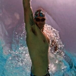 Adam Walker Instagram - How still is your head????

Remember the head is your rudder your body will follow the head if you move your head your arms will have to compensate that’s extra effort and energy that’s unnecessary 🏊‍♂️

#oceanwalkertechnique #adamoceanwalker