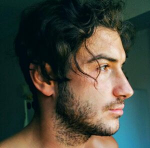 Adamo Marinacci Instagram - La route est longue.