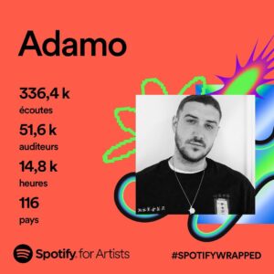 Adamo Marinacci Instagram - 95% du monde vont scroll mais bon. Pour ceux qui ont le temps ⏰😎

J’ai toujours un weird feeling de partager ce genre de trucs pour plusieurs raisons mais yo… J’suis fier de ce que je fais et encore plus fier de gens avec qui je l’fais ❤️

À travers les podcasts @letempsdunemousse , mes streams live @twitch avec la meilleure commu 🙏🏼, les nombreux projets de @lacontenthouse , fier ambassadeur @kinbytotem @skrt_canada & @monsieurchalets , sans oublier l’immobilier, je considère que j’me débrouille pas pire même si j’me trouve pas assez actif niveau musique. Ce genre de wrap-up de @spotifycanada est un reminder que vous appréciez ce qu’on fait et une motivation de plus pour continuer à progresser.👌🏼

Je prends le temps de vous remercier de toujours bump notre musique, d’être présent dans les shows et de nous démontrer votre support année après année.

Je salut le travail énorme de mes frères sans qui je n’y arriverais clairement pas !

Mon meilleur bro vous savez déjà @j7.grosbig 🫡 MY CRISS DE MAN! La véritable plume du duo, le gars sur qui je m’appuie depuis tout ce temps. Un ami un vrai sur qui je peux toujours me fier quand ça compte vraiment. 🙏🏼

@doug_st_louis mon mentor, mon frère, mon ami, l’humain le plus pur que je connaisse avec littéralement le talent incarné qui m’a appris énormément. Le positivisme, la bienveillance. I mean je pensais même pas qu’un humain comme lui pouvait réellement exister. J’suis sérieux j’pense yé pas normal tellement y’a pas de négatif… juste pour pas dire parfait, cuz you know? 😝 

@lemindmusic mon petit frère que j’aime tant qui est devenu une source d’inspiration par son éthique de travail et sa passion contagieuse pour la musique. Mais avant tout c’est un grand homme qui me surprend aujourd’hui à m’apprendre sur moi même. Le petit frère est pu si p’tit 

La team @kartelmusik … FOUAAAAAH par où commencer 🤣 je serais juste pas là où j’suis… tout simplement. Merci la famille vous êtes des perles ❤️❤️❤️
J’pourrais continuer longtemps mais plus j’écris plus je deviens émotif pis j’suis gêné 🫣

Sur ce le 3ième album @lesgrosbig est au four pour 2024 les potes 🙌🏼🙌🏼🙌🏼!

Ps : désolé pour les fautes j’me suis pas relu