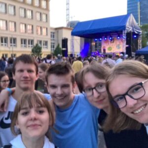 Adéla Heftyová Instagram - dvor 2023 🎉🩷 #gjh