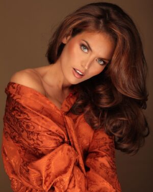 Adeline Vetter Instagram - J-5 🧡

Le temps passe SI VITE !!!! 

@sergecomtessecoiffure 
@serge_comtesse_entzheim 
@cerfwillmakeuphair 
@makeup.byzna
@madame_lychee_eshop