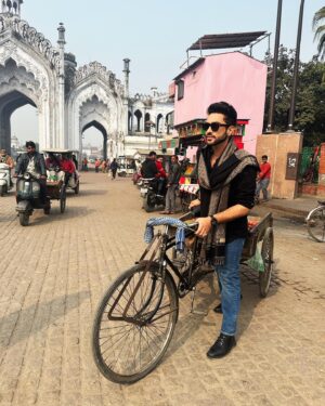 Adhyayan Suman Instagram - Ai sheh-e-re Lucknow tujhe mera salaam hai
Tera hi naam doosra jannat ka naam hai. 

#lucknow