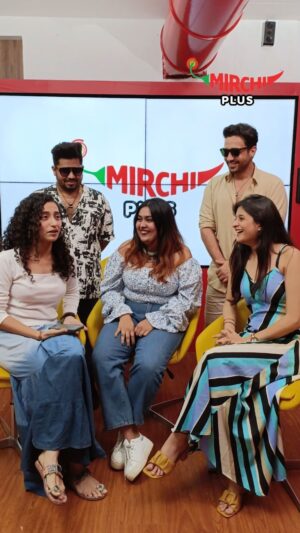 Adhyayan Suman Instagram - @adhyayansuman in the house ✨🎤👩‍🎤
.
.
.
#mirchiplus #mirchi #itshot #iwanabewithyouchallenge