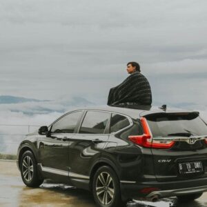 Adipati Dolken Instagram - Perasaan paling nikmat adalah Bisa jalan jalan ketempat yang pingin bgt kita datengin pake mobil kesayangan.. siapa di sini yang suka roadtrip? @hondajakartacenter @travelinkmagz @dotentertainment