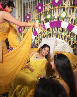Aditi Shankar Instagram - Yellow yellow party mellow 🌼🌻💥💯🔥 
#haldi