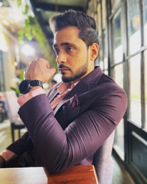 Adnan Khan Instagram - Last post for 2022. You have been nothing short of beautiful. No doubt “You” gave me moments of despair, doubt and fear. But what I have received in return of all those tough times, is nothing short of priceless. Personally this might have been my best year yet!!! Having made a crazy promise to myself and seeing it done Mashallah!! WE ARE imaginations of our potential!! So imagine. #adnan_a_khan #actor #2022 #thankfull #blessed #mumbai #india #shooting #kathaankahee #onset