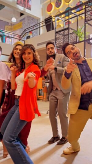Adnan Khan Instagram - Crazyyyy US 😹 
De stress karna bhi zaroori hai 
Wat say @mountainhead1  director saaabbbbb🤩🕺