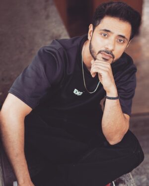 Adnan Khan Instagram - “If your doing the right thing, you won’t need the approval of the world. It is only for the wrong things, we should check with family or friends first 😂. And don’t worry, you’ll know”

Photographer - @rk_fotografo
Styled by- @instylewithaditi
Outfit- @exotix.in
Makeup & Hair - @makeoverbysejalthakkar 
Location - @sayagrandresortthane
Artist Reputation Management - @oceanmediapr  #adnan_a_khan #actor #photoshoot #model #mumbai #india #quote #inspiration #itsmine #adnankhan #beyourself