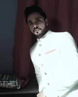 Adnan Khan Instagram - Kabeer Ahmed, Wishing you all Eid Mubarak ❤️😇😇 (yes feeling nostalgic)