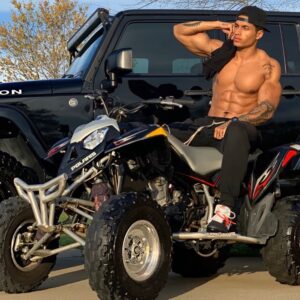Adrian Conrad Instagram - FOCUSED.🇬🇳 #aesthetic #aesthetics #abs #bodybuilding #bodybuilder #cardio #drive #fit #fitness #fitfam #fitspo #gym #gains #goals #gymtime #gymmotivation #hardwork #motivation #workout