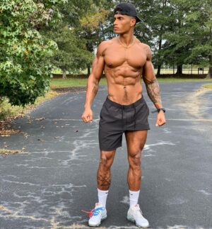 Adrian Conrad Instagram - Set a goal then RUN THROUGH THAT SHIT🇬🇳 

#aesthetic #aesthetics #abs #bodybuilding #bodybuilder #cardio #drive #fit #fitness #fitfam #fitspo #gym #gains #goals #gymtime #gymmotivation #hardwork #motivation #workout