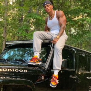 Adrian Conrad Instagram - #aesthetic #aesthetics #abs #bodybuilding #bodybuilder #cardio #drive #fit #fitness #fitfam #fitspo #gym #gains #goals #gymtime #gymmotivation #hardwork #motivation #workout