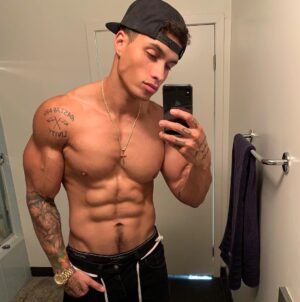 Adrian Conrad Instagram - “It’ll test you, once you pass they cant catch you”🇬🇳 #aesthetic #aesthetics #abs #bodybuilding #bodybuilder #cardio #drive #fit #fitness #fitfam #fitspo #gym #gains #goals #gymmotivation #gymtime #hardwork #motivation #workout