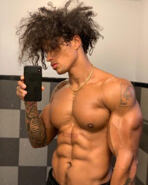 Adrian Conrad Instagram - “Hair wild, eyes red, teeth gold..BEAST MODE” 🇬🇳

#aesthetic #aesthetics #abs #bodybuilding #bodybuilder #cardio #drive #fit #fitness #fitfam #fitspo #gym #gains #goals #gymtime #gymmotivation #hardwork #motivation #workout