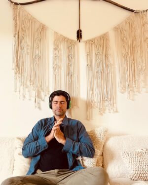 Adrian Grenier Instagram - Mornings done right! Thanks for @namastenirav - thanks for holding me to a deeper standard.