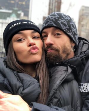 Adrián Lastra Instagram - Hoy más que nunca decir GRACIAS!
Gracias por estos 4 años, gracias por hacer que la vida tenga un sentido lógico.
Hoy más que nunca quiero decir que eres un ejemplo de luchadora, un ejemplo de mujer fuerte y decirte que nunca NADIE puede quitarte la buena energía y la buena vibra!!
Eres vida, eres fuente de amor puro!

Gracias por seguir luchando por tus sueños y todo lo que vas a conseguir, que no se puede nombrar porque no existen palabras para calificarlo!
Te amo, te adoro!!!