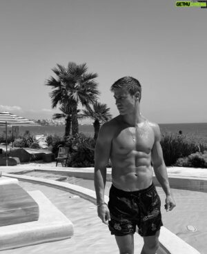 Adrián Pedraja Instagram - Último día en #Marbella ? Maybe …🪄