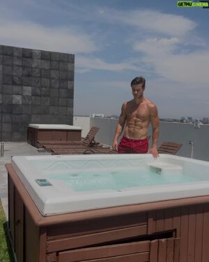 Adrián Pedraja Instagram - Lunes al sol ☀️