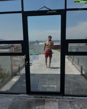 Adrián Pedraja Instagram - Lunes al sol ☀️