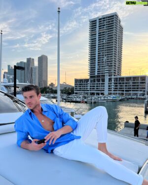 Adrián Pedraja Instagram - Gracias #Miami por portarte tan bien conmigo 🙏