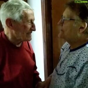 Adrián Pedraja Instagram - Hoy Cumplo 34 Primaveras y hago un Carrusel de fotos y vídeos de ellos porque ellos jamás se olvidaron de un 15 de Noviembre , es el primer año que cumplo sin ellos . GRACIAS a Dios por haber disfrutado de vosotros hasta el último día y por darme la Salud que tengo . No puedo estar más agradecido ♥️🙏