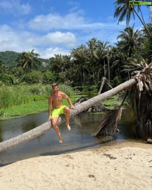 Adrián Pedraja Instagram - Colombia 🌴♥️ último día 👋