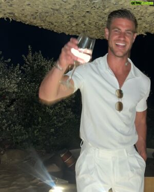 Adrián Pedraja Instagram - Cheers for this summer 24’🥂