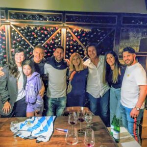 Adrián Suar Instagram - Qué linda cena compartimos ayer. Qué hermoso verlos. Nos reímos mucho con tantas anécdotas. Los quiero. @leomessi ❤️#Celia #Matias #MariaSol @griseldasiciliani  @gusbermudezok