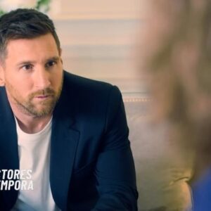 Adrián Suar Instagram - Lo viste campeón, muy pronto lo ves actuar en la segunda temporada de #LosProtectores. Gracias @leomessi , te quiero ❤️ 

Muy pronto primer capítulo exclusivo en @eltrecetv y temporada completa en @starplusla