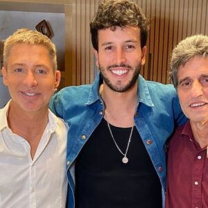 Adrián Suar Instagram - Gracias @sebastianyatra por venir a vernos y divertirte con @inmadurosteatro. Nos vemos en tus shows de agosto en el @movistararenaar 🇦🇷 🇨🇴 #Inmaduros #Imparables #sebastianyatra