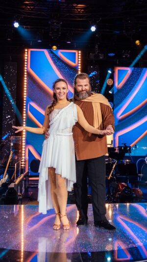 Adriana Mašková Instagram - Čím to je, čím to je, že nás taneční výkony Josefa Maršálka a Adriany Maškové tak moc baví? 💕

Asi tím, že byla jejich rumba na píseň od kapely No Name opět skvělou podívanou. 😍

Že jste se na ně ani vy nemohli vynadívat? 💕

Pro své favority hlasujte prostřednictvím SMS ve tvaru SD 3 na číslo 906 11 13. 📱

#stardancexii #stardancecz #ceskatelevize