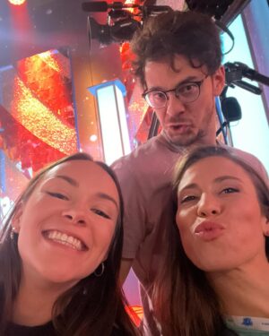 Adriana Mašková Instagram - Stardance diaries 🤍❄️

1. Značka letošní StarDance
2. ExRodinka na “kafe”
3. TeďRodinka na výletě
4. StarDance red light district
5. Posíláme pusinky 
6. Kuba a jeho doubleknír 
7. Poprvé a naposledy první místo v tabulce 
8. Kočičí jazýčky
9./10. A co na to děti? 

Díky Vám všem, co jste nás tak podporovali a my si tu cestu mohli užívat tak dlouho. 🤍 bylo to magické ❄️✨