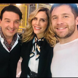 Adriana Salonia Instagram - Un poco de lo lindo que se vive mientras hacemos @primerodenosotrosok 
@telefe 
@paramountplusla 
@vis_global
