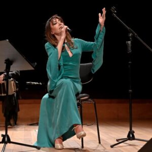 Adriana Varela Instagram - Gracias por esta noche llena de emociones!! Feliz de compartirles VIDA MÍA! PH: Manuel Pose Varela / Gentileza @elcckirchner