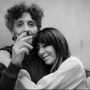 Adriana Varela Instagram - Grabación de Avellaneda, rodeada de afectos y talentos. Gracias @fitopaezmusica @aznar_pedro @ricardomolloposta @ladixonmusic @raffvarela @luisvolcoff @caergroyden @macri.marcelo @estudiodelparral
PH @sebasmiquel